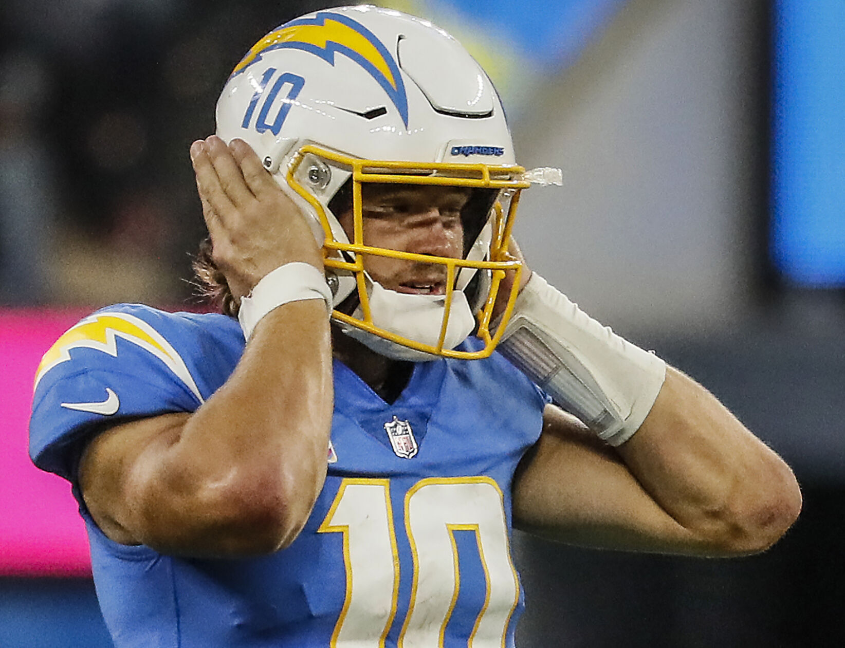 @Chargers (3-1, -2) over Browns (3-1), 27-24:
